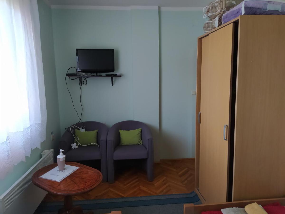 Apartment & Rooms Aleksandar Golubac Extérieur photo